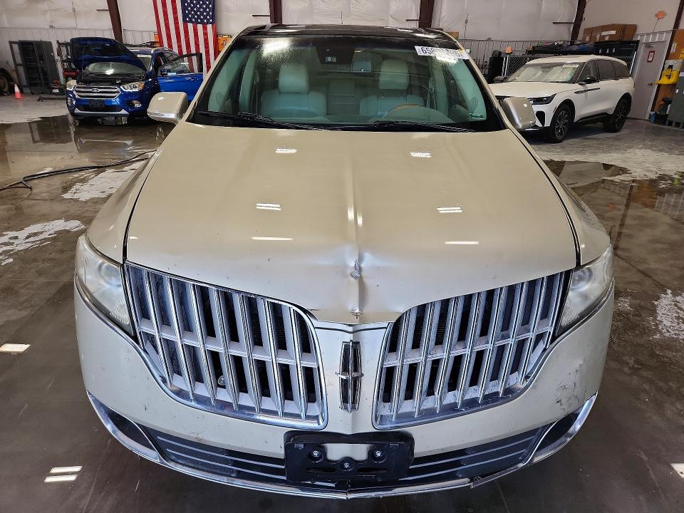 Photo 5 from auction – 2011 LINCOLN MKT with VIN 2LMHJ5ARXBBJ52136