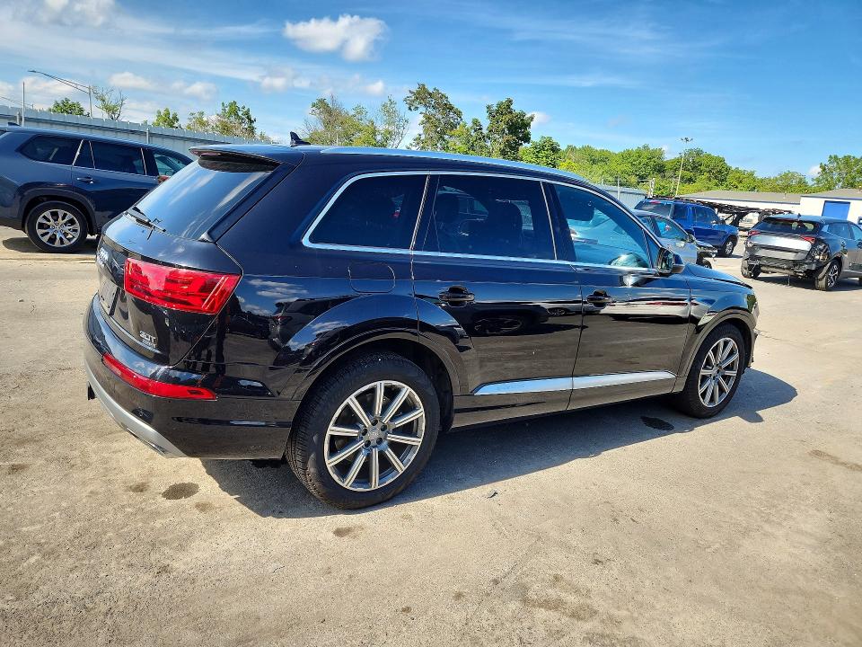Photo 3 from auction – 2018 AUDI Q7 with VIN WA1VAAF7XJD050941