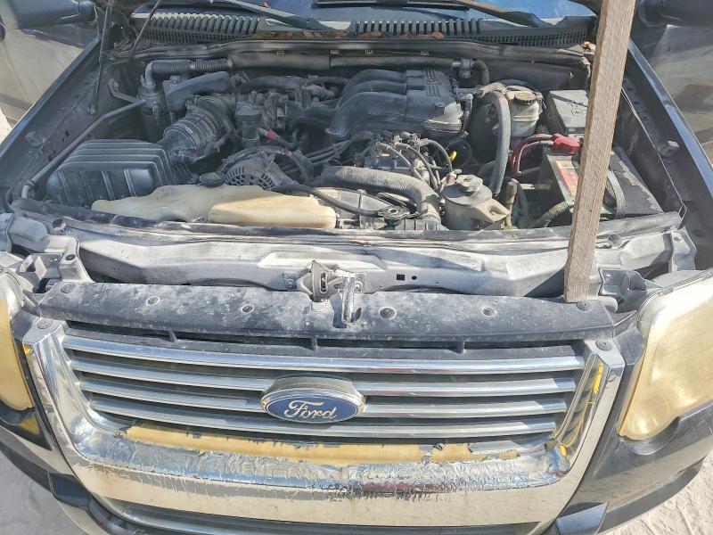 Photo 12 from auction – 2007 FORD EXPLORER with VIN 1FMEU63E27UB08350