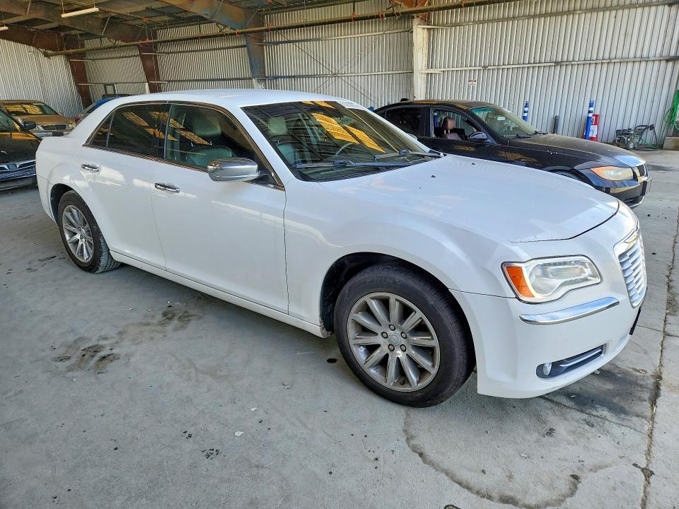 Photo 4 from auction – 2011 CHRYSLER 300C with VIN 2C3CA6CT6BH598827