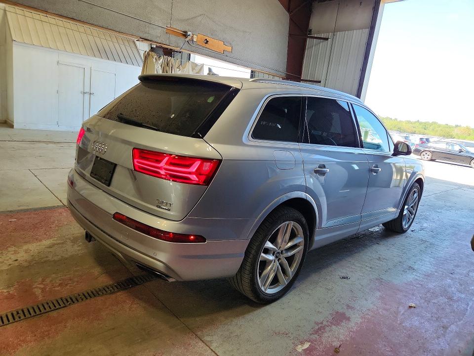 Photo 3 from auction – 2018 AUDI Q7 with VIN WA1VAAF72JD043708