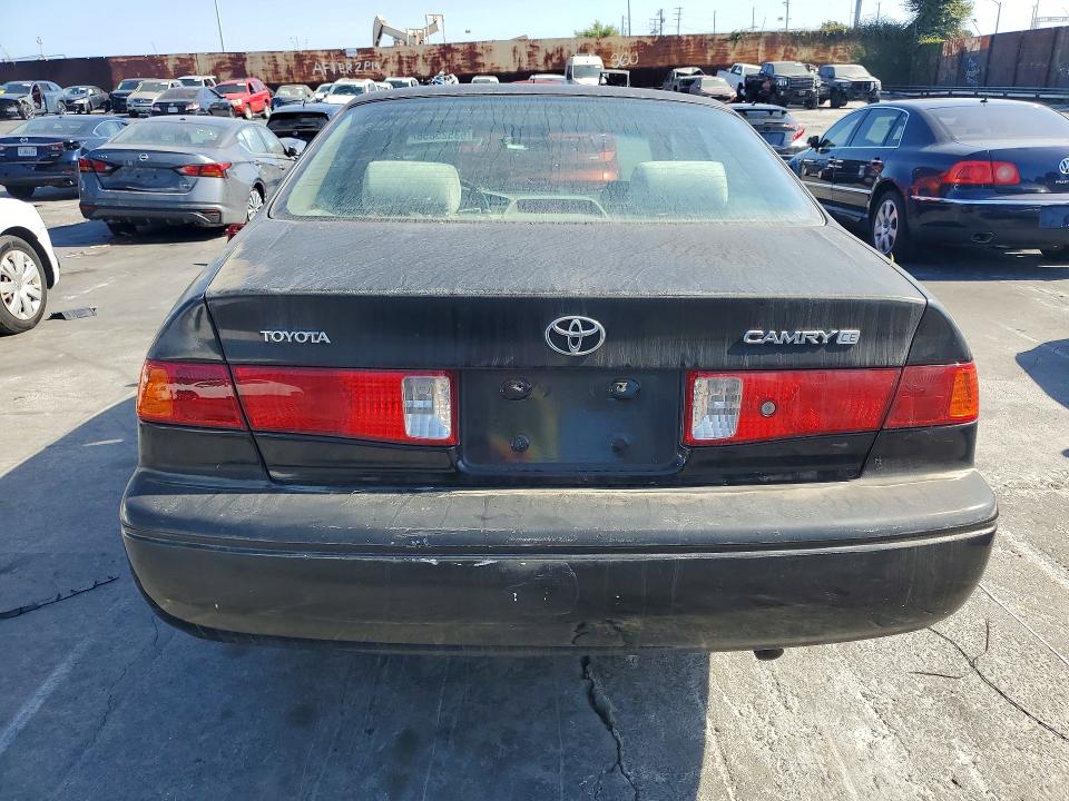 Photo 6 from auction – 2000 TOYOTA CAMRY with VIN 4T1BG22K3YU946382