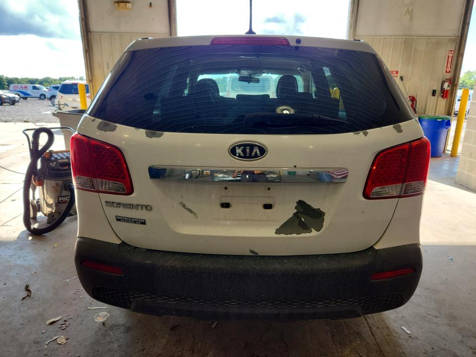 Photo 6 from auction – 2011 KIA SORENTO with VIN 5XYKTCA13BG062434