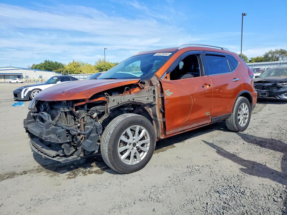 NISSAN ROGUE 2017 with VIN JN8AT2MT5HW148024 - Photo from auction