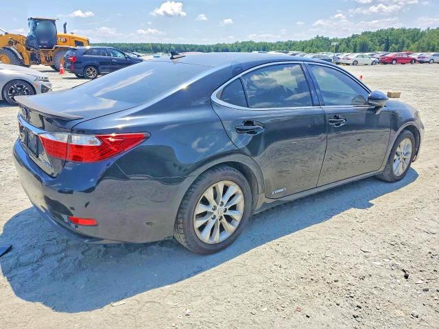 Photo 3 from auction – 2013 LEXUS ES with VIN JTHBW1GG0D2015316