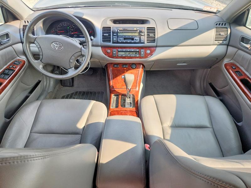 Photo 8 from auction – 2005 TOYOTA CAMRY with VIN 4T1BF30K05U104736