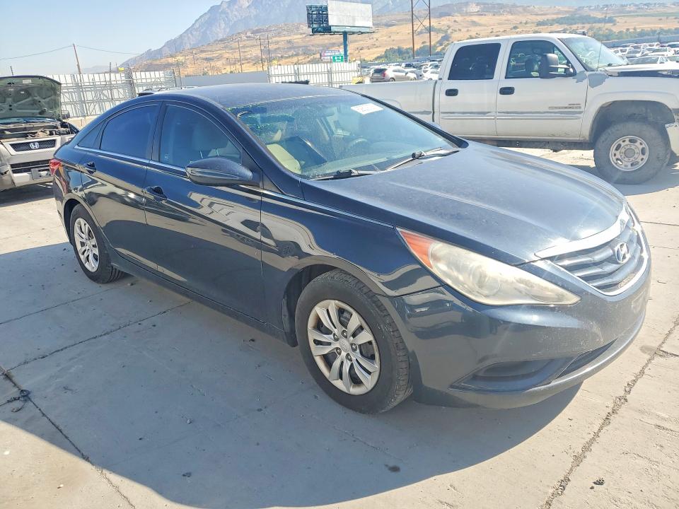 Photo 4 from auction – 2011 HYUNDAI SONATA with VIN 5NPEB4AC2BH202540
