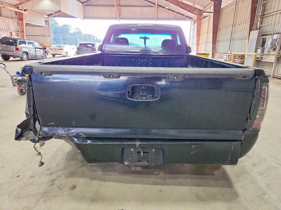 Photo 6 from auction – 2000 CHEVROLET SILVERADO with VIN 1GCEC14W6YE143809