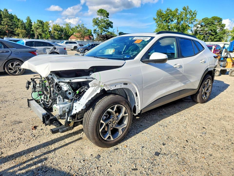 CHEVROLET TRAX 2026 with VIN KL77LHEP5TC061399 - Photo from auction