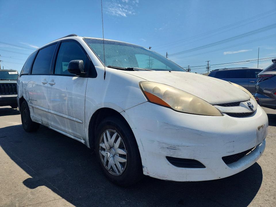 Photo 4 from auction – 2010 TOYOTA SIENNA with VIN 5TDKK4CC5AS290704