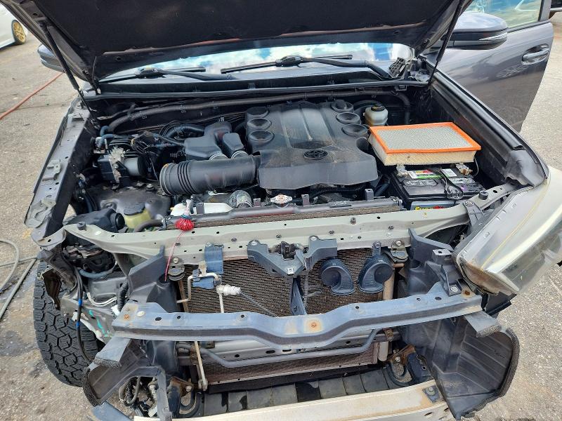 Photo 12 from auction – 2016 TOYOTA 4RUNNER with VIN JTEZU5JR1G5131419