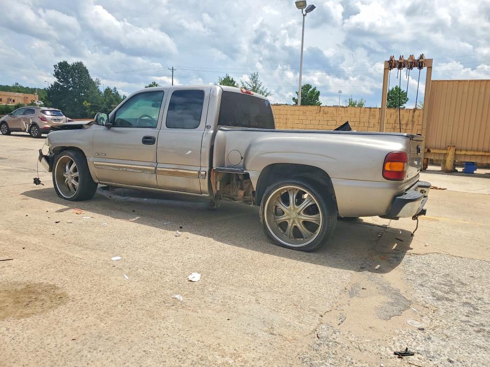 Photo 2 from auction – 2001 CHEVROLET SILVERADO with VIN 2GCEC19V311185815