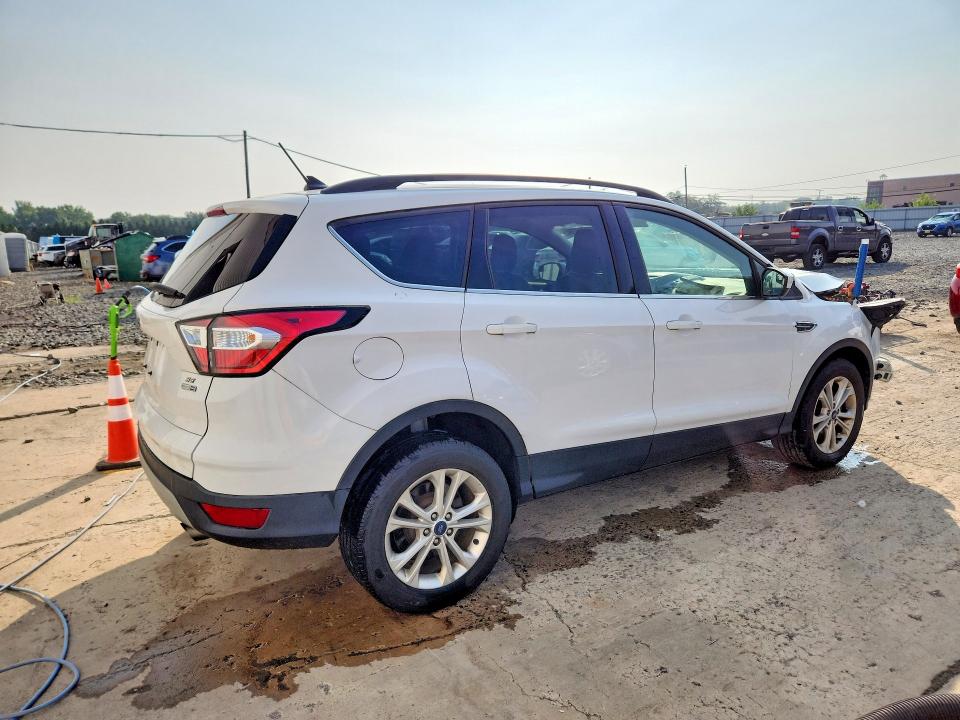 Photo 3 from auction – 2018 FORD ESCAPE with VIN 1FMCU9GDXJUA78175
