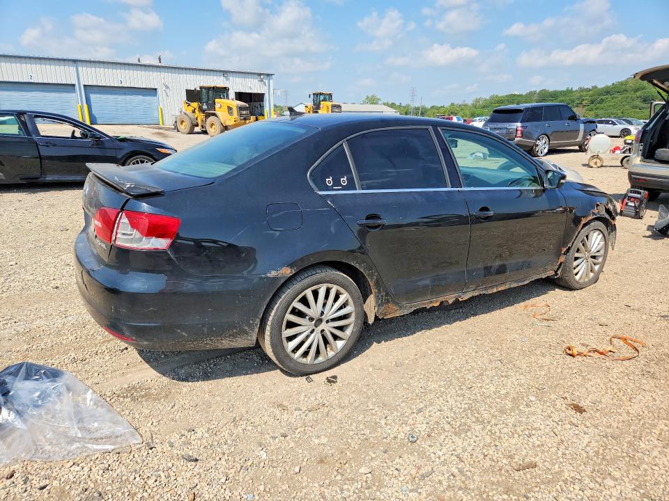 Photo 3 from auction – 2011 VOLKSWAGEN JETTA with VIN 3VWGX7AJ5BM361344