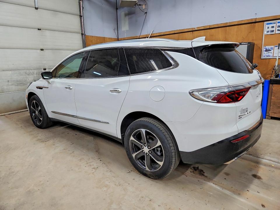 Photo 2 from auction – 2022 BUICK ENCLAVE with VIN 5GAEVAKW9NJ179236