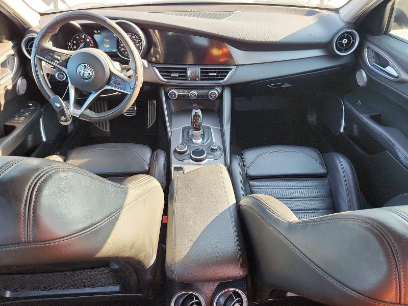 Photo 8 from auction – 2018 ALFA ROMEO GIULIA with VIN ZARFAEEN5J7597816