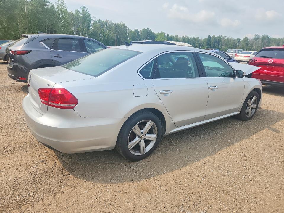 Снимка 3 от търг – 2015 VOLKSWAGEN PASSAT с VIN 1VWBS7A31FC074097