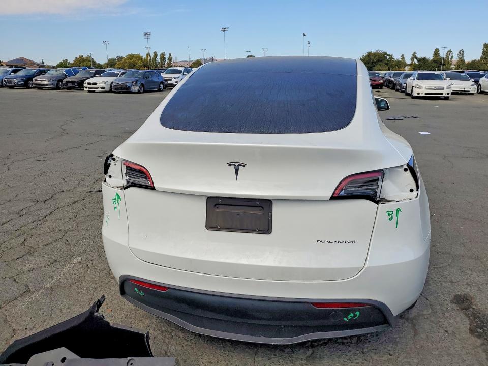 Photo 6 from auction – 2023 TESLA MODEL Y with VIN 7SAYGDEE5PF738370