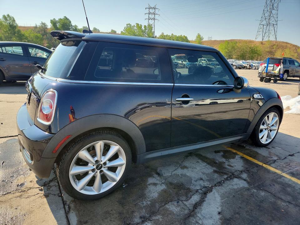 Photo 3 from auction – 2013 MINI COOPER with VIN WMWSV3C55DT394213