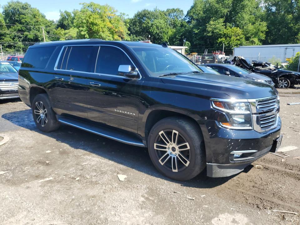 Photo 4 from auction – 2017 CHEVROLET SUBURBAN with VIN 1GNSKJKC0HR124221