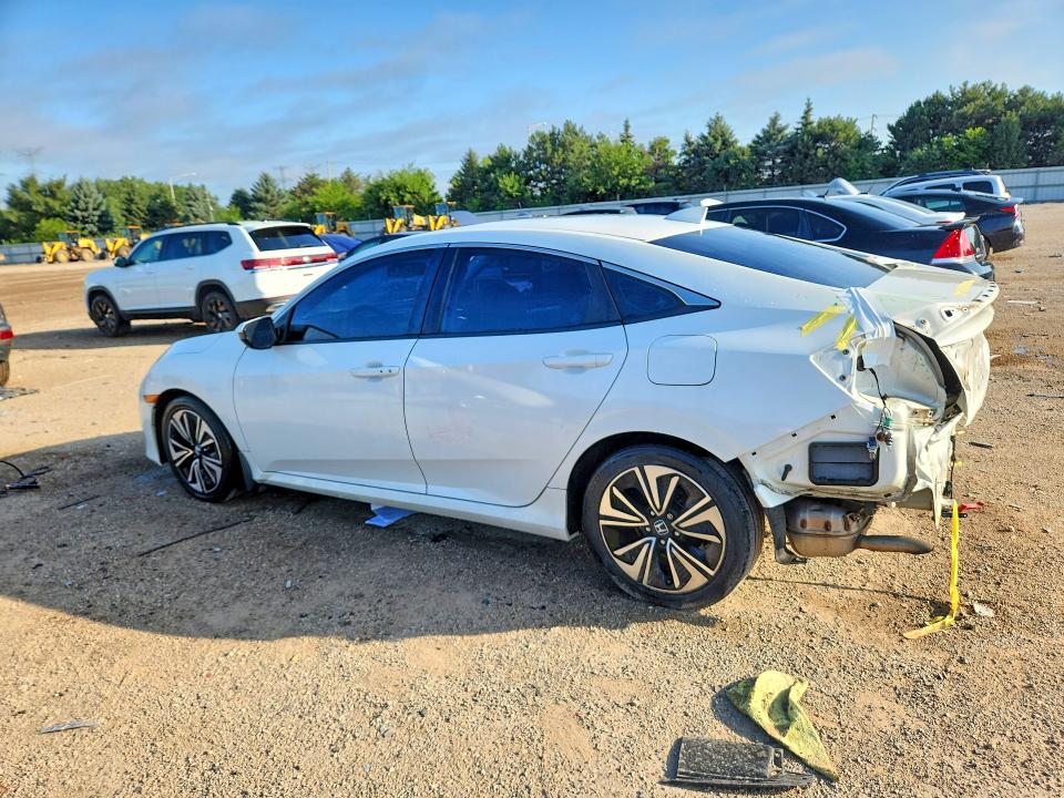 Photo 2 from auction – 2017 HONDA CIVIC with VIN 2HGFC1F79HH652216