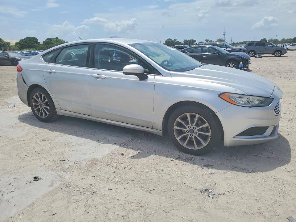 Photo 4 from auction – 2017 FORD FUSION with VIN 3FA6P0H72HR392715