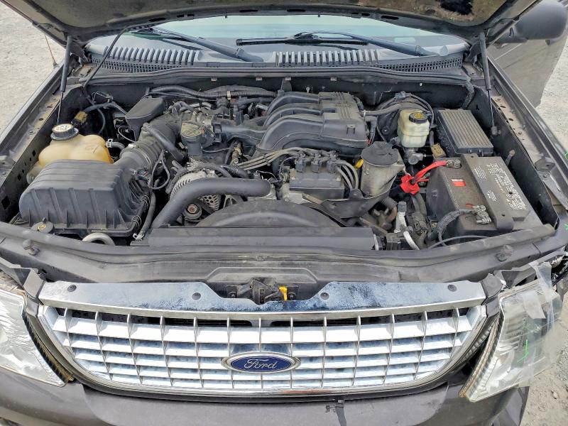 Photo 12 from auction – 2005 FORD EXPLORER with VIN 1FMZU73EX5ZA36272