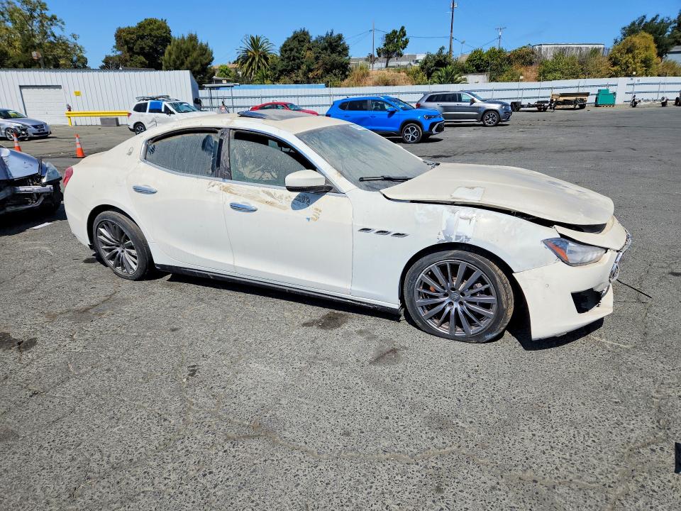 Photo 4 from auction – 2018 MASERATI GHIBLI with VIN ZAM57YSA8J1300480