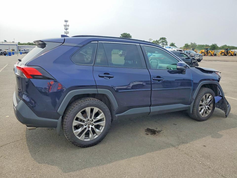 Photo 3 from auction – 2022 TOYOTA RAV4 with VIN 2T3A1RFV7NW288871