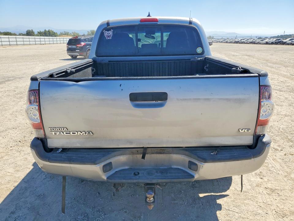 Photo 6 from auction – 2015 TOYOTA TACOMA with VIN 3TMLU4EN4FM180831
