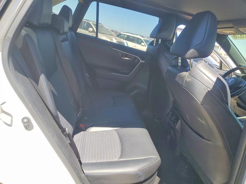 Photo 11 from auction – 2020 TOYOTA RAV4 with VIN JTMEWRFV6LD543300