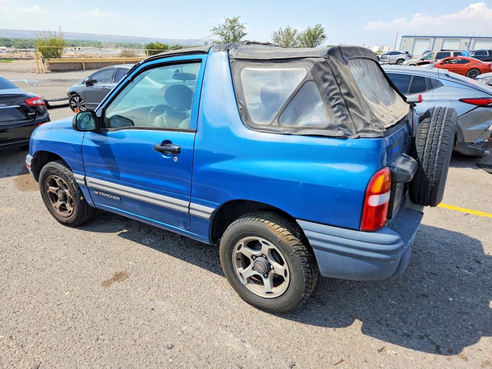 Photo 2 from auction – 2001 CHEVROLET TRACKER with VIN 2CNBE18C716906066