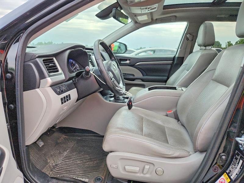 Photo 7 from auction – 2017 TOYOTA HIGHLANDER with VIN 5TDDZRFH0HS405129