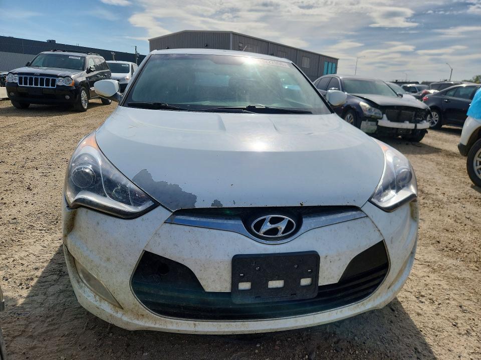 Photo 5 from auction – 2016 HYUNDAI VELOSTER with VIN KMHTC6AD1GU261466