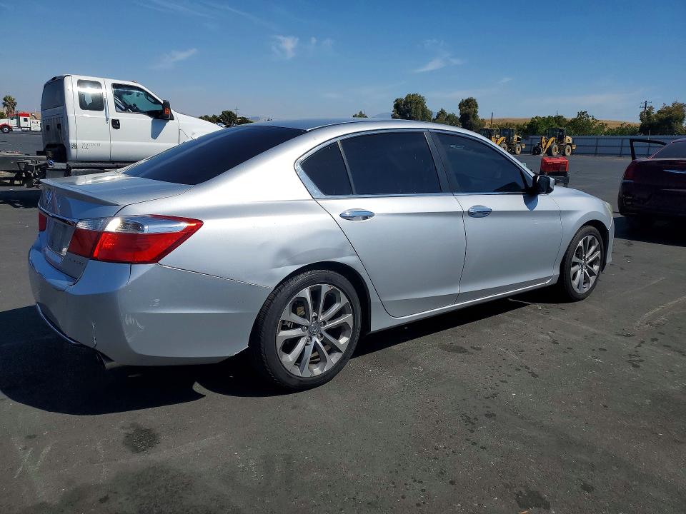 Photo 3 from auction – 2013 HONDA ACCORD with VIN 1HGCR2F54DA033067