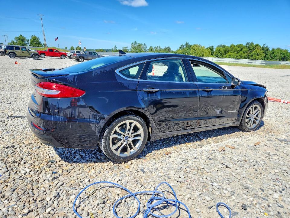 Фото 3 с аукциона – 2019 FORD FUSION с VIN 3FA6P0RU5KR273259