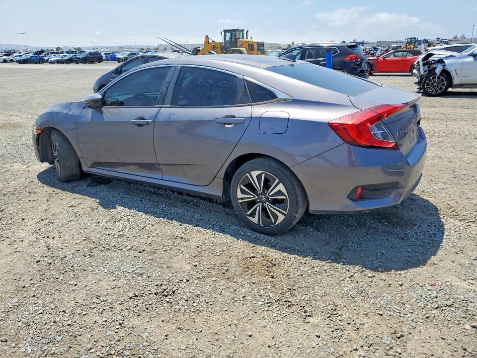 Photo 2 from auction – 2018 HONDA CIVIC with VIN 19XFC1F71JE201099
