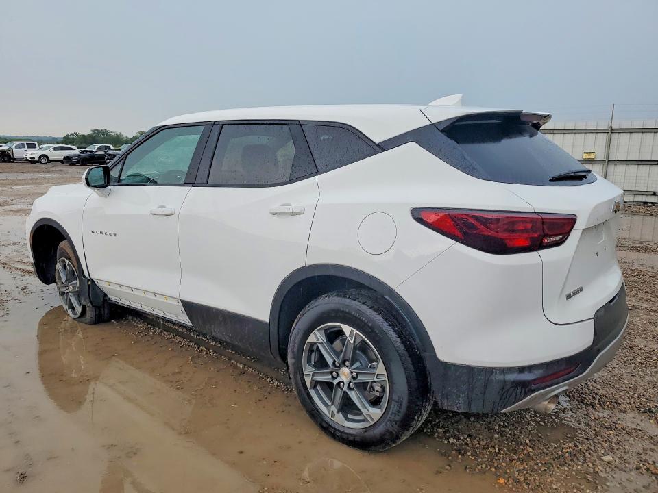 Photo 2 from auction – 2026 CHEVROLET BLAZER with VIN 3GNKBCR43TS177026