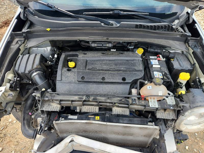 Photo 12 from auction – 2017 JEEP RENEGADE with VIN ZACCJBAH9HPG40885