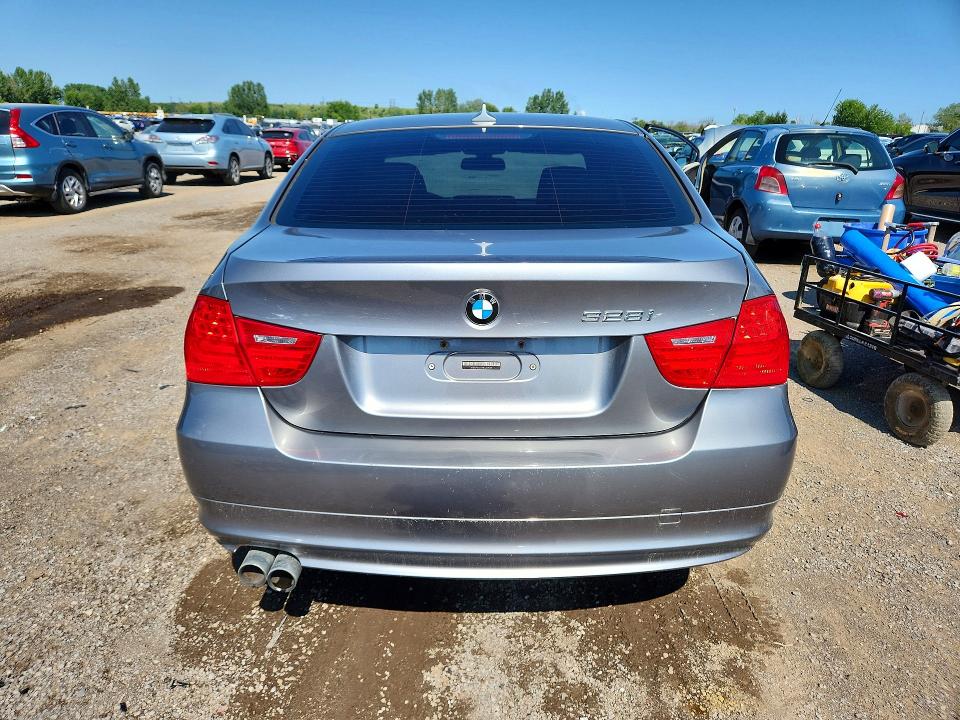 Photo 6 from auction – 2011 BMW 328 with VIN WBAPK7C59BA821939