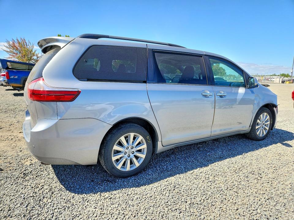 Photo 3 from auction – 2015 TOYOTA SIENNA with VIN 5TDDK3DC6FS105200