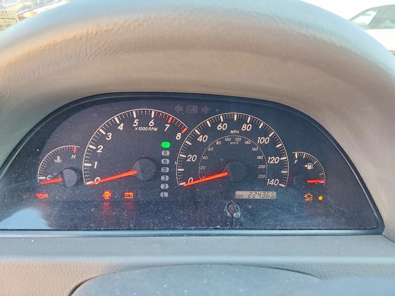 Photo 9 from auction – 2005 TOYOTA CAMRY with VIN 4T1BE32K25U074669