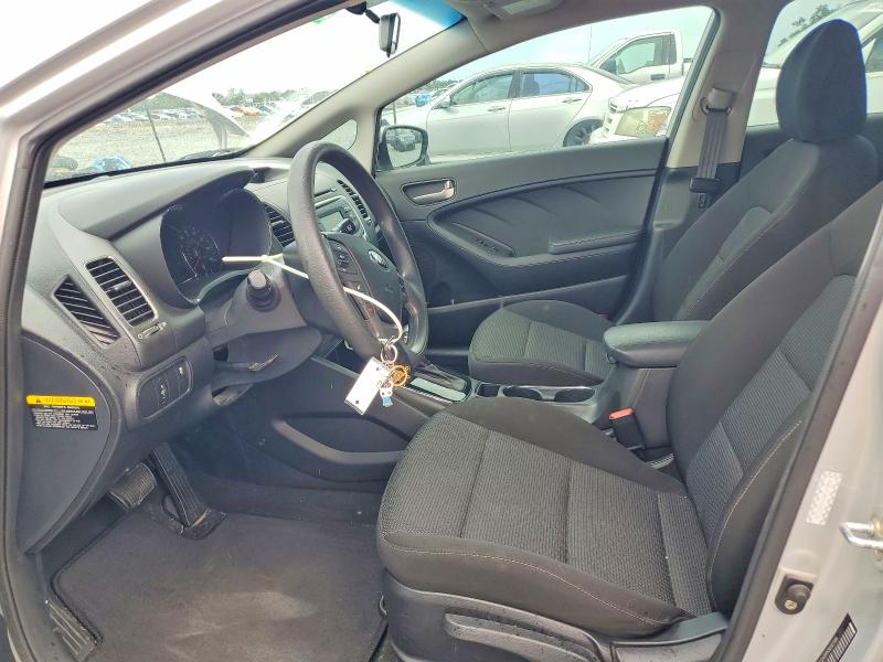 Photo 7 from auction – 2017 KIA FORTE5 with VIN KNAFK5A8XH5692186