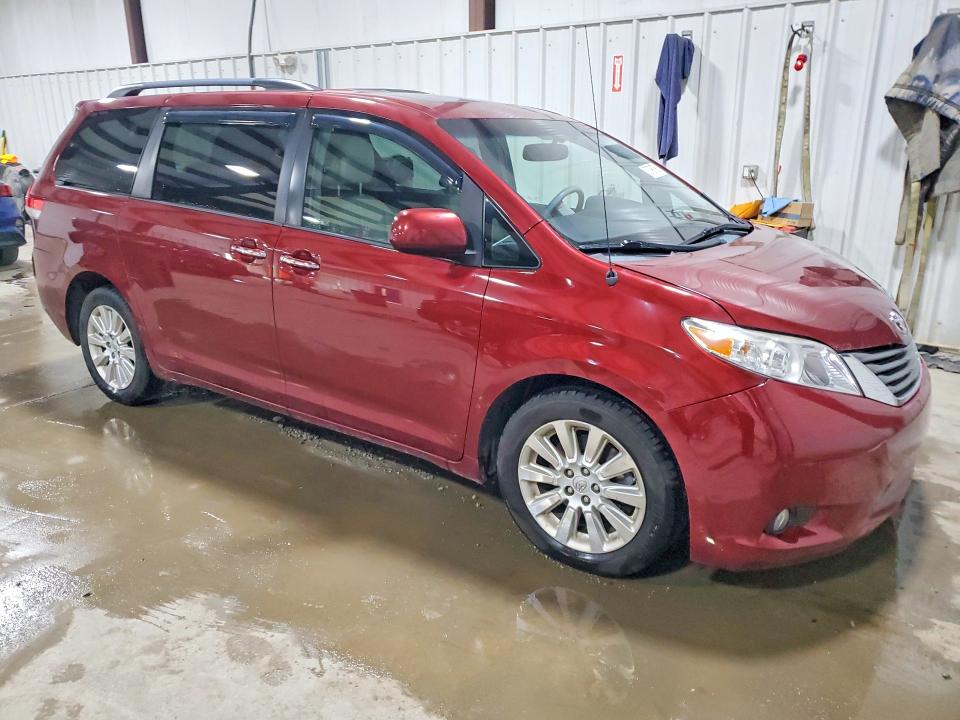 Photo 4 from auction – 2014 TOYOTA SIENNA with VIN 5TDDK3DC0ES089168