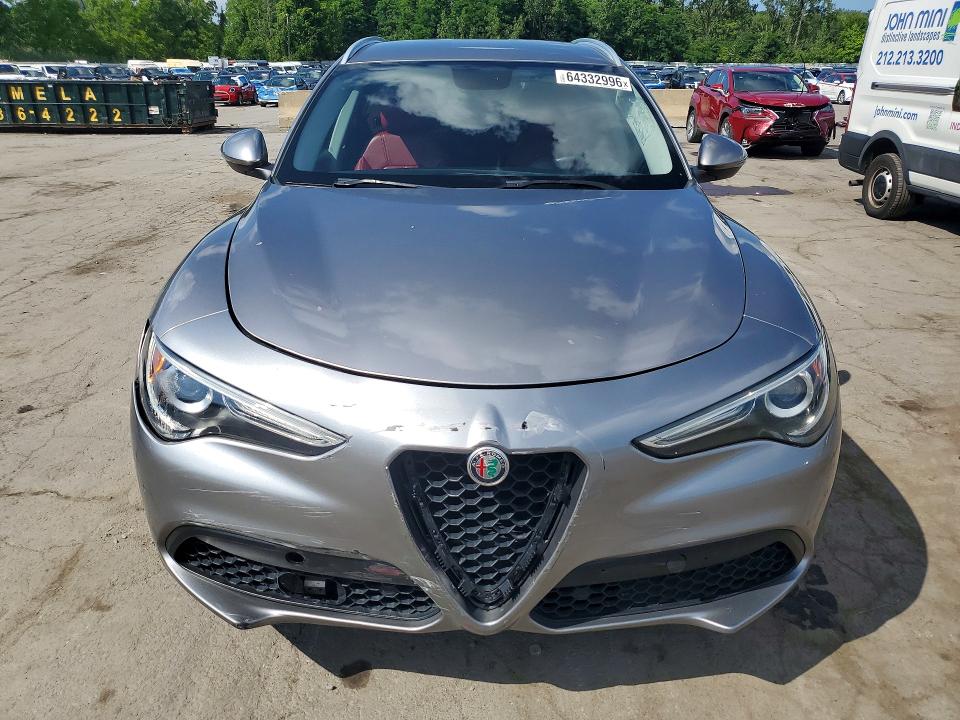 Photo 5 from auction – 2018 ALFA ROMEO STELVIO with VIN ZASFAKAN1J7B83521