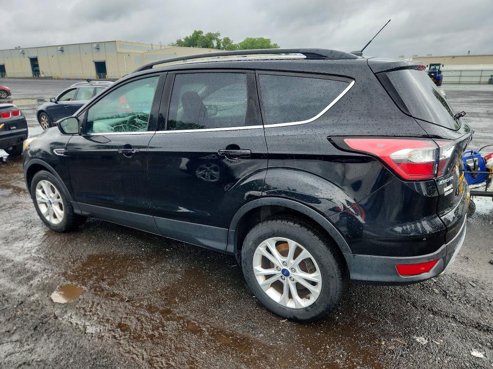 Photo 2 from auction – 2018 FORD ESCAPE with VIN 1FMCU9GDXJUB17136