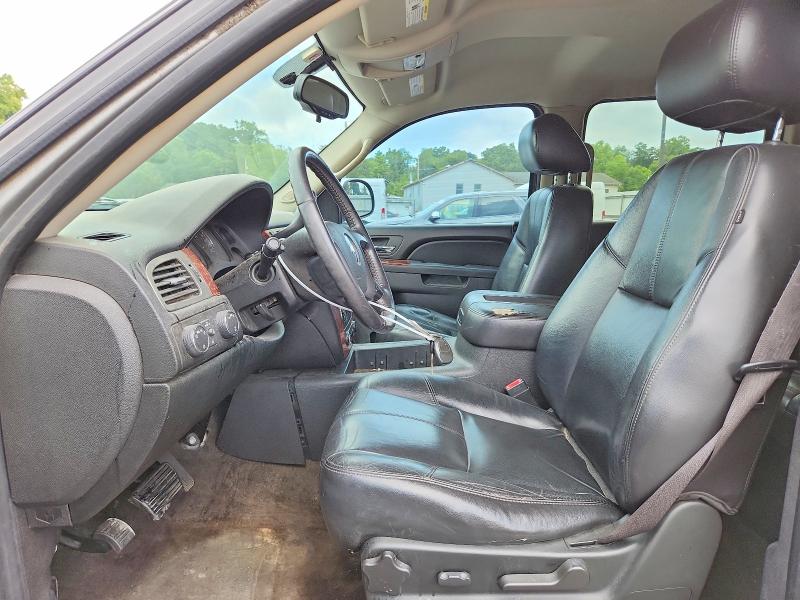 Photo 7 from auction – 2010 CHEVROLET SUBURBAN with VIN 1GNUKJE3XAR243131