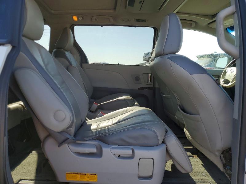 Photo 11 from auction – 2014 TOYOTA SIENNA with VIN 5TDYK3DC8ES415414