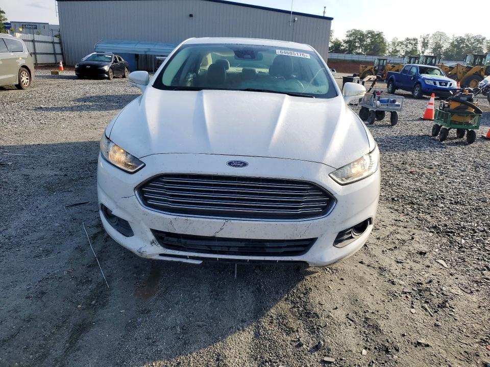 Photo 5 from auction – 2013 FORD FUSION with VIN 3FA6P0LU3DR188402