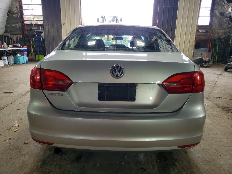 Photo 6 from auction – 2011 VOLKSWAGEN JETTA with VIN 3VW2K7AJ2BM024249
